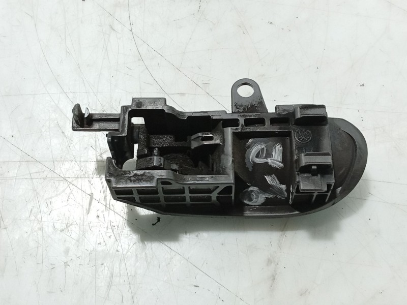 Recambio de maneta interior trasera derecha para peugeot 107 urban referencia OEM IAM   