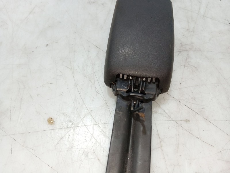 Recambio de anclaje cinturon delantero izquierdo para peugeot 107 urban referencia OEM IAM   