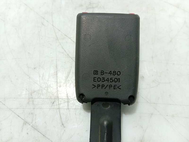 Recambio de anclaje cinturon delantero derecho para peugeot 107 urban referencia OEM IAM   