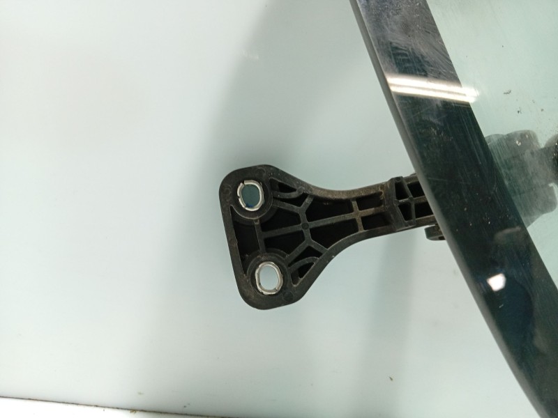 Recambio de luna trasera derecha para peugeot 107 urban referencia OEM IAM   