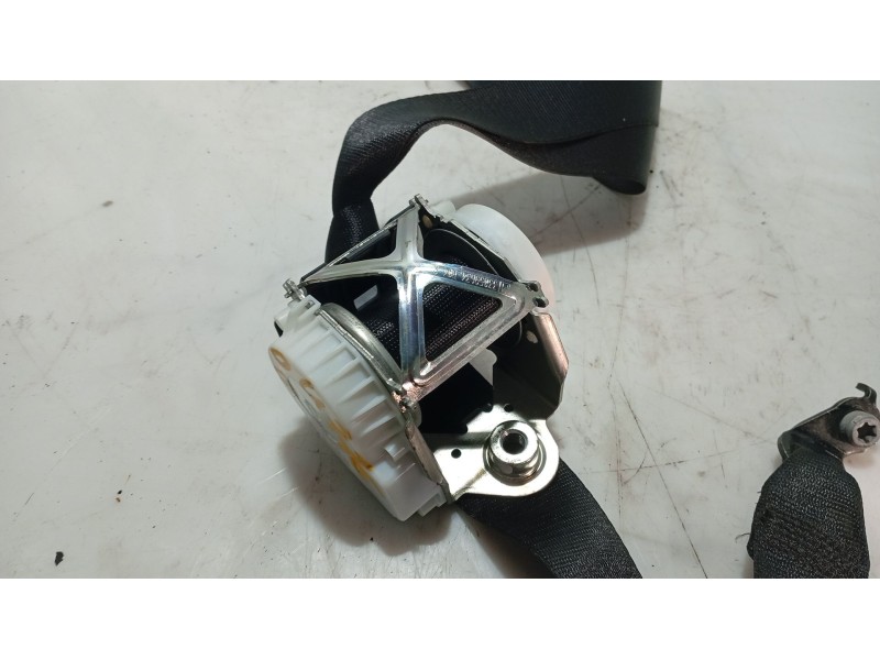 Recambio de cinturon seguridad delantero derecho para bmw 1 (f20) 116 d referencia OEM IAM 72117243308 72 11 7 243 308 