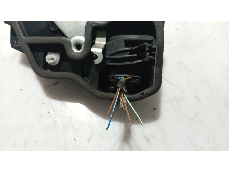 Recambio de cerradura puerta delantera derecha para bmw 1 (f20) 116 d referencia OEM IAM 51217229458 51 21 7 229 458 