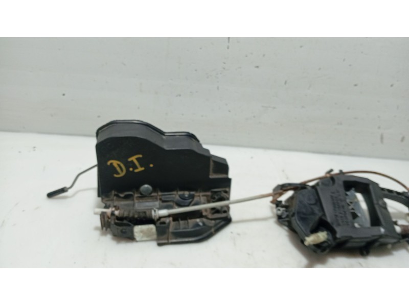 Recambio de cerradura puerta delantera izquierda para bmw 1 (f20) 116 d referencia OEM IAM 51217229461 51 21 7 229 461 