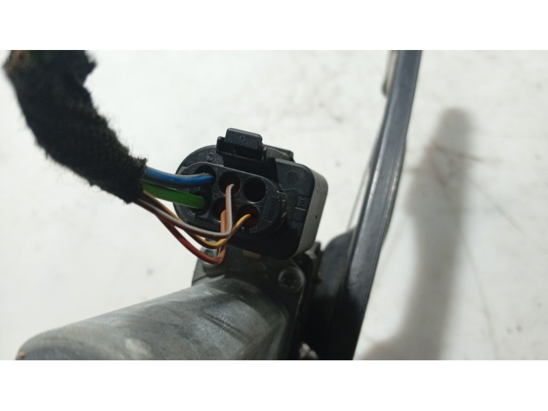 Recambio de elevalunas trasero izquierdo para bmw 1 (f20) 116 d referencia OEM IAM 51 35 7 281 883  