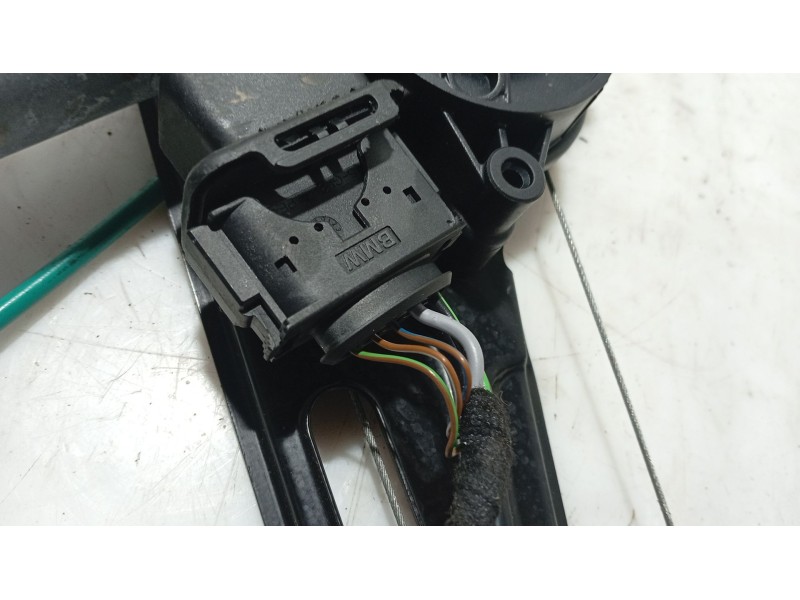 Recambio de elevalunas delantero derecho para bmw 1 (f20) 116 d referencia OEM IAM 51337281882 51 33 7 281 882 