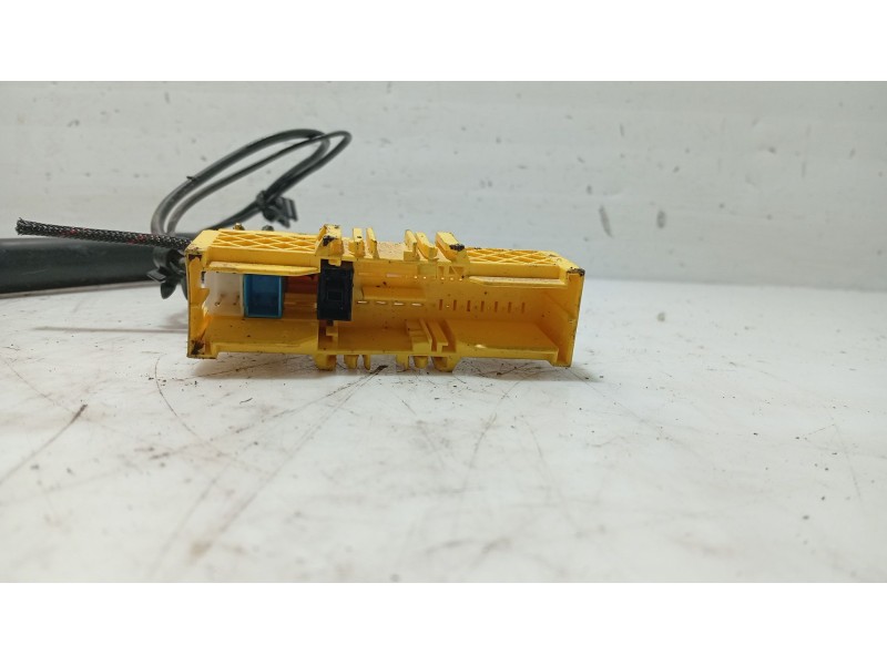 Recambio de anclaje cinturon delantero derecho para bmw 1 (f20) 116 d referencia OEM IAM   