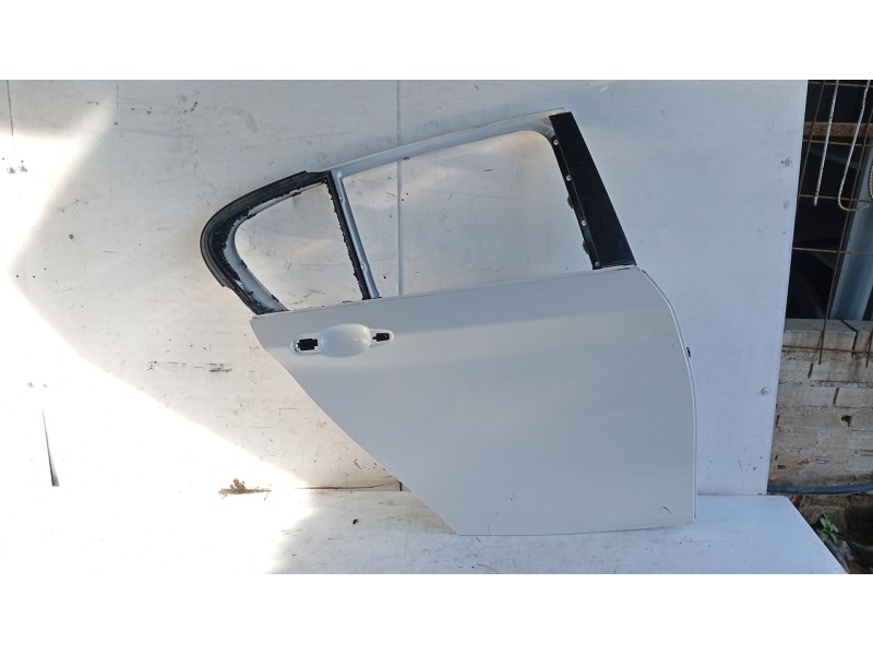 Recambio de puerta trasera derecha para bmw 1 (f20) 116 d referencia OEM IAM 41 52 7 284 516 41527284516 