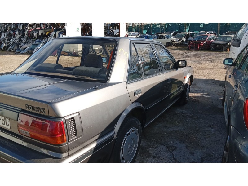 nissan bluebird (t72 , t12, u12) del año 1989