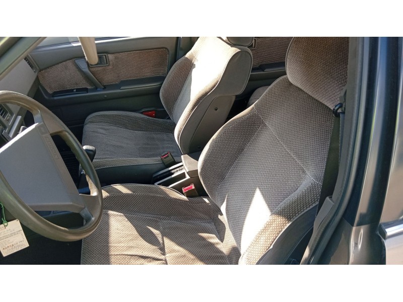 nissan bluebird (t72 , t12, u12) del año 1989