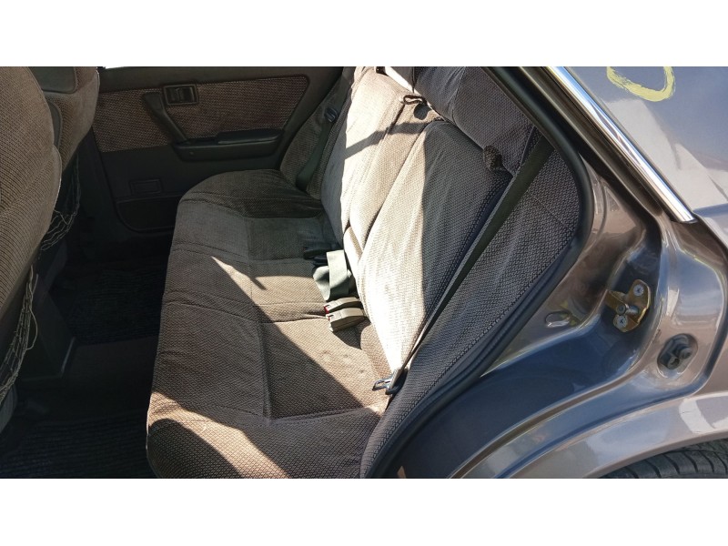 nissan bluebird (t72 , t12, u12) del año 1989