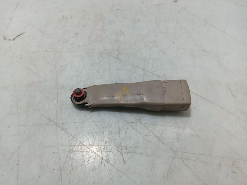 Recambio de anclaje cinturon trasero derecho para kia carnival ii (gq) 2.9 crdi referencia OEM IAM   