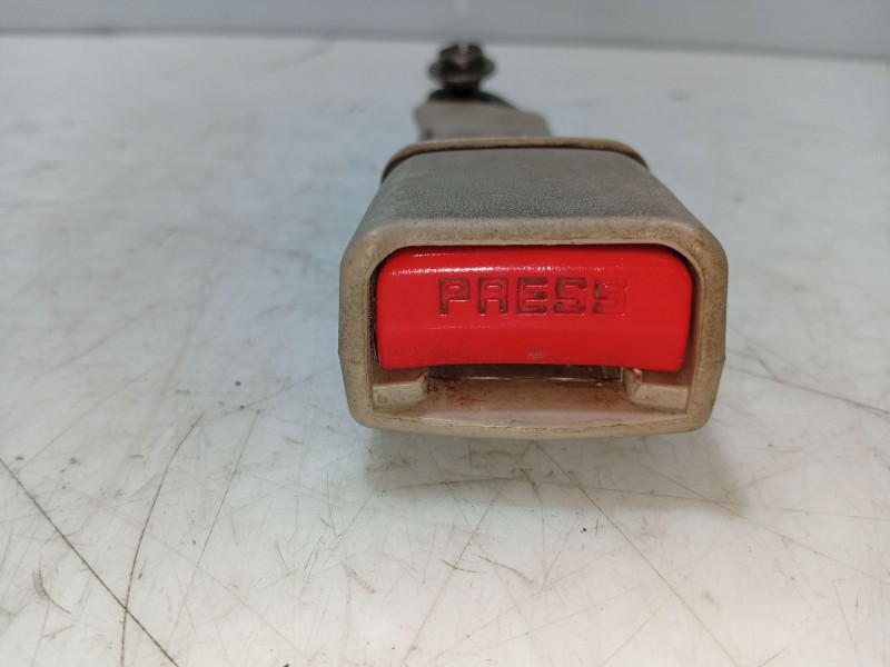 Recambio de anclaje cinturon trasero izquierdo para kia carnival ii (gq) 2.9 crdi referencia OEM IAM   