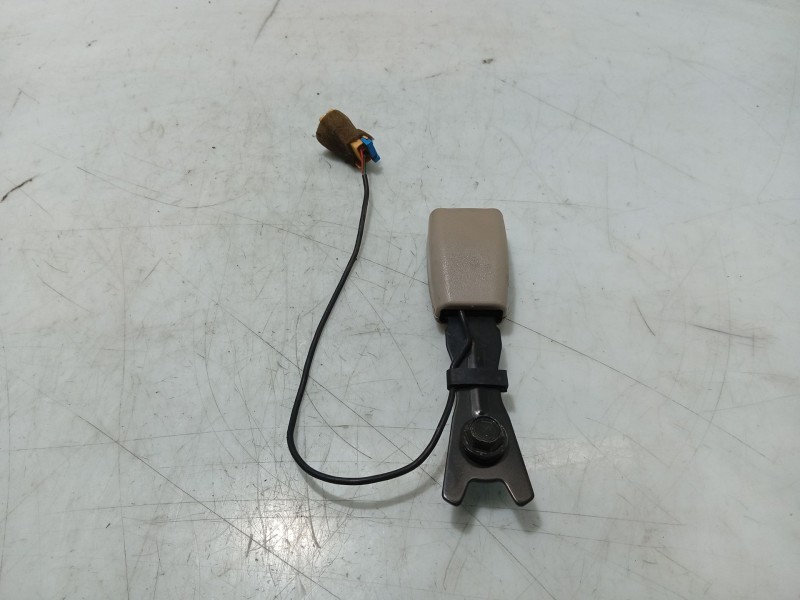 Recambio de anclaje cinturon delantero derecho para kia carnival ii (gq) 2.9 crdi referencia OEM IAM   