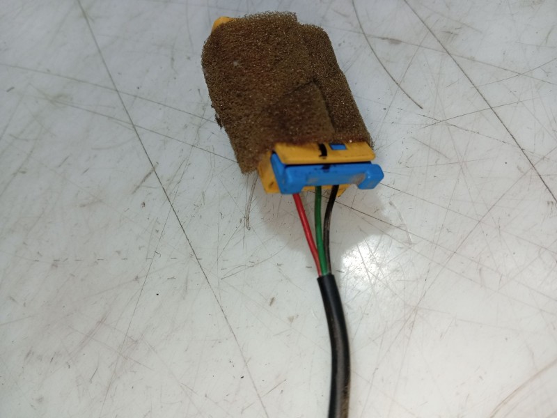 Recambio de anclaje cinturon delantero derecho para kia carnival ii (gq) 2.9 crdi referencia OEM IAM   