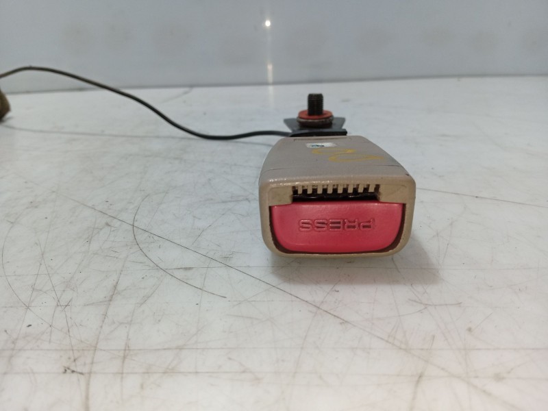 Recambio de anclaje cinturon delantero derecho para kia carnival ii (gq) 2.9 crdi referencia OEM IAM   