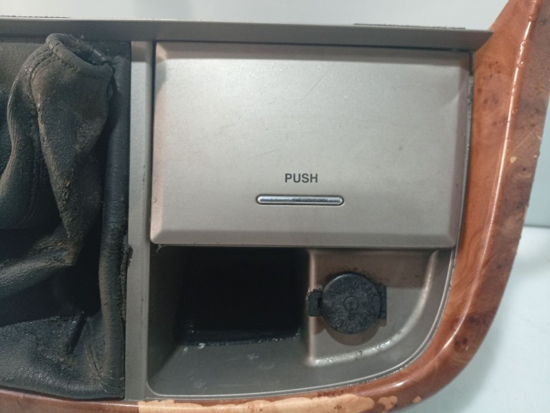 Recambio de moldura para kia carnival ii (gq) 2.9 crdi referencia OEM IAM   