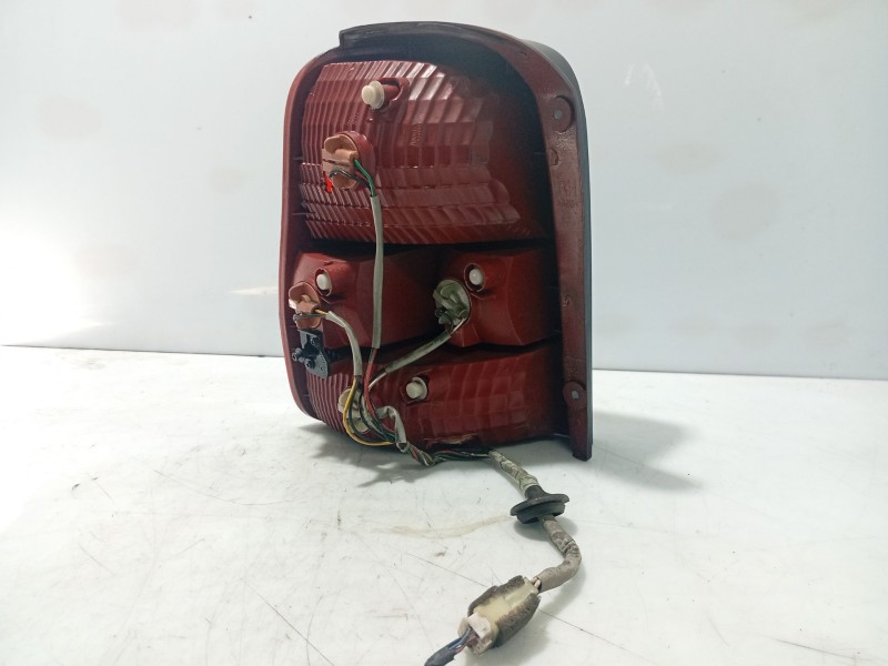 Recambio de piloto trasero derecho para kia carnival ii (gq) 2.9 crdi referencia OEM IAM 0K55A51150A  