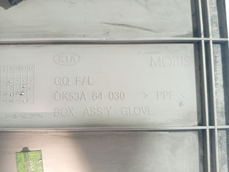 Recambio de guantera para kia carnival ii (gq) 2.9 crdi referencia OEM IAM 0K55264041D62  