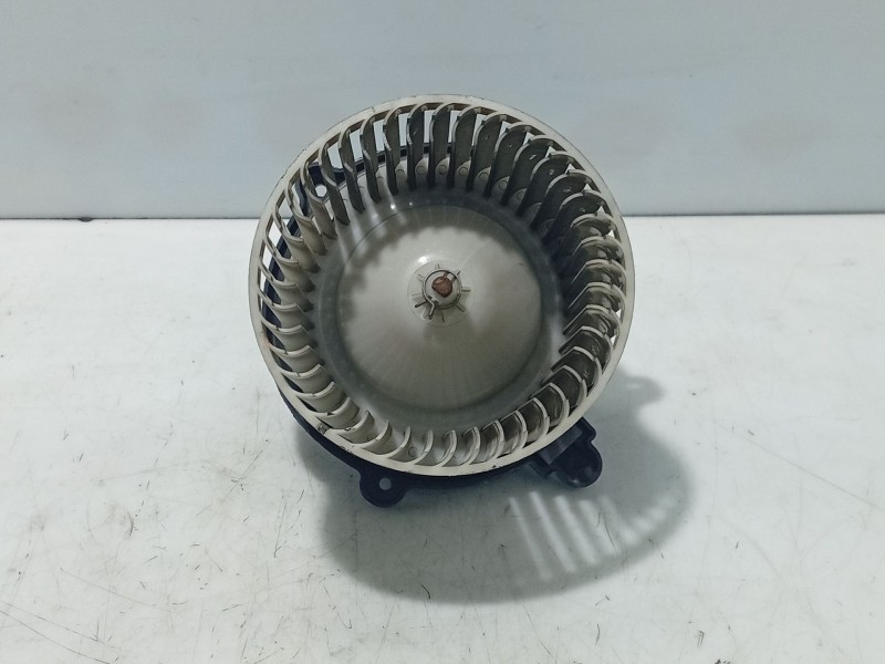 Recambio de ventilador calefaccion para kia carnival ii (gq) 2.9 crdi referencia OEM IAM   