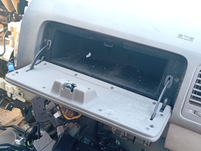 Recambio de guantera para kia carnival ii (gq) 2.9 crdi referencia OEM IAM   