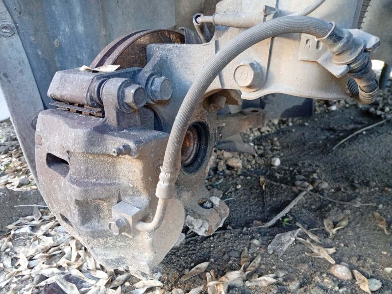 Recambio de mangueta delantera derecha para kia carnival ii (gq) 2.9 crdi referencia OEM IAM 0K55333021A  