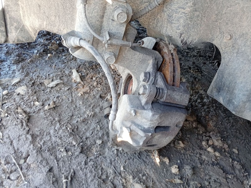 Recambio de mangueta delantera izquierda para kia carnival ii (gq) 2.9 crdi referencia OEM IAM 0K55333031B  