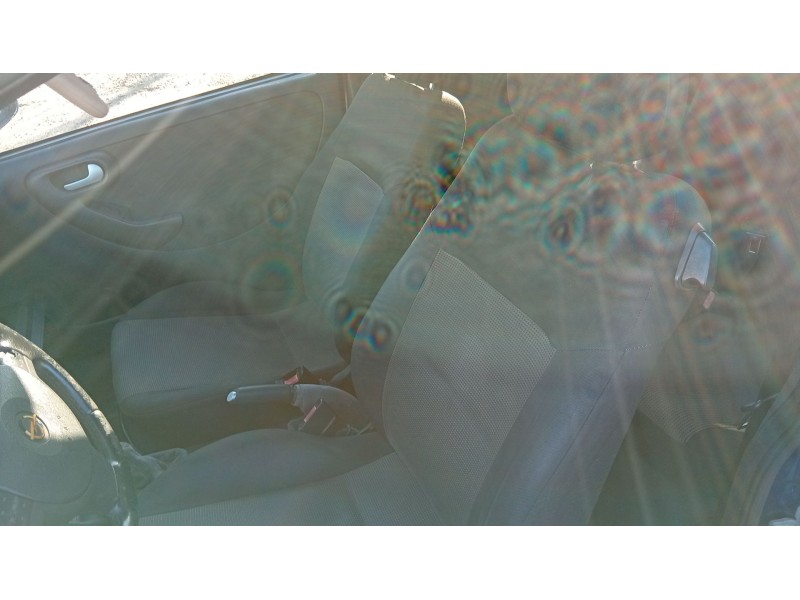 opel corsa c (x01) del año 2004