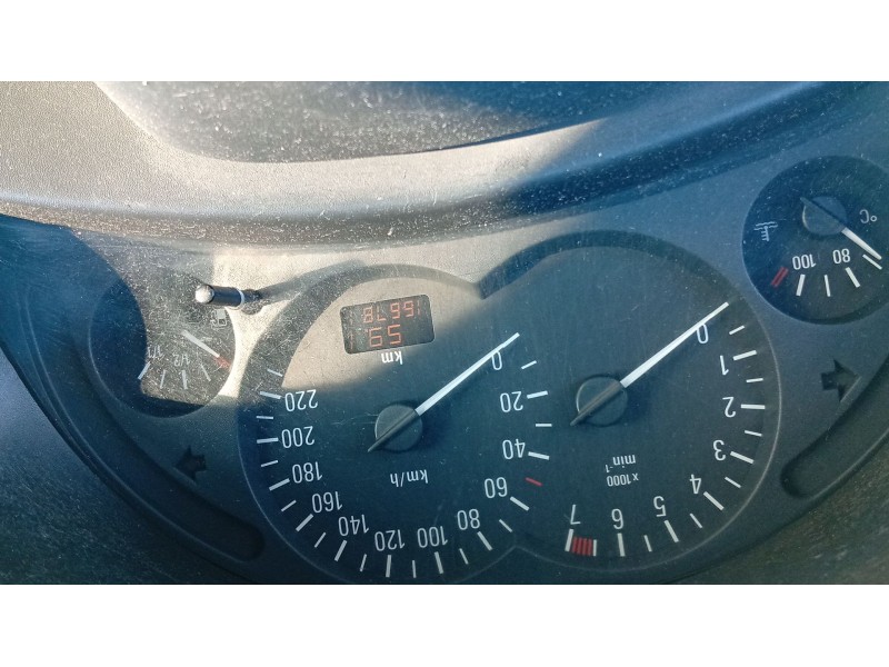 opel corsa c (x01) del año 2004