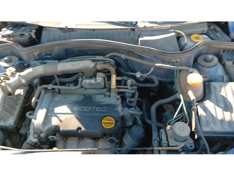 opel corsa c (x01) del año 2004