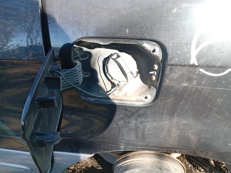 Recambio de tapon combustible para kia carnival ii (gq) 2.9 crdi referencia OEM IAM 310103A800  