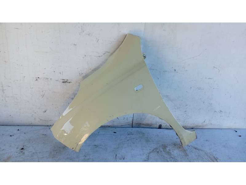 Recambio de aleta delantera izquierda para nissan micra iii (k12) 1.4 16v referencia OEM IAM 63101AX630  