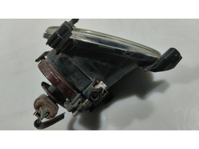 Recambio de faro antiniebla derecho para toyota avensis (_t25_) 1.8 (zzt251_) referencia OEM IAM 8121005060  