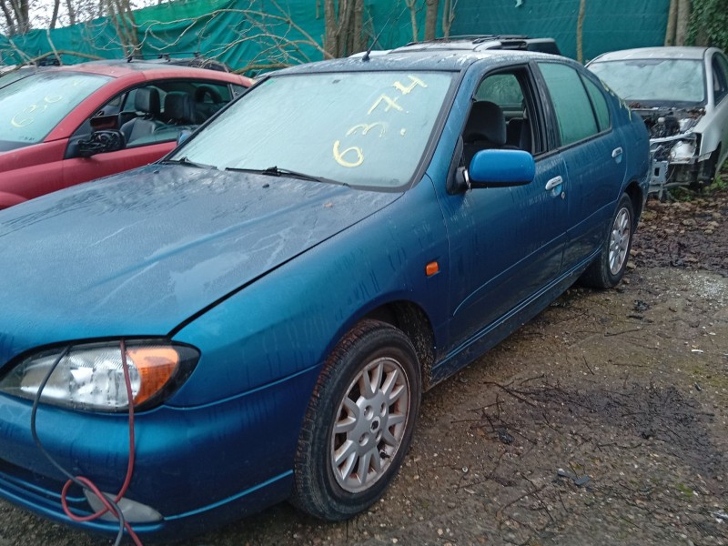 nissan primera hatchback (p11) del año 2002