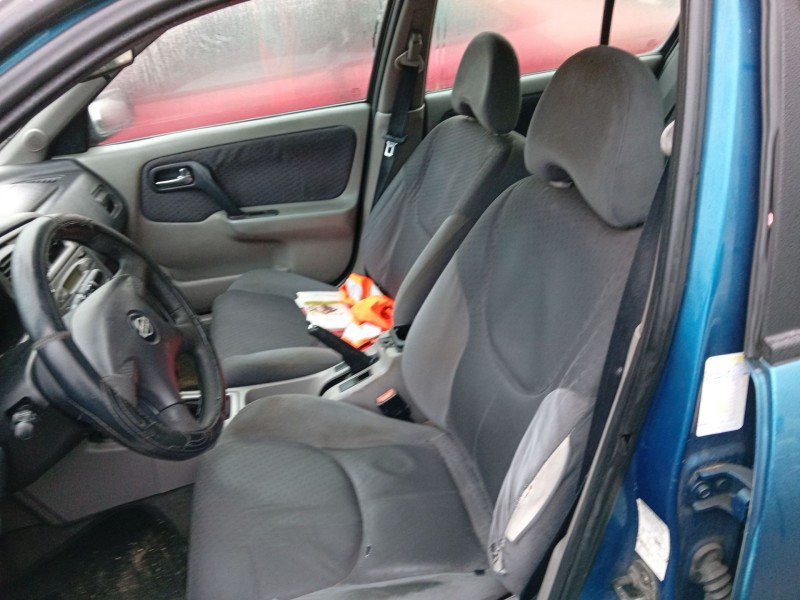 nissan primera hatchback (p11) del año 2002