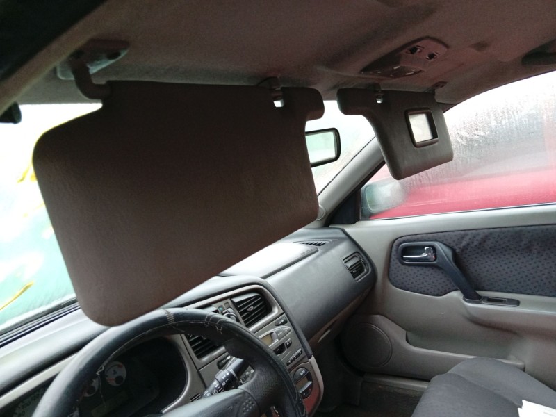 nissan primera hatchback (p11) del año 2002