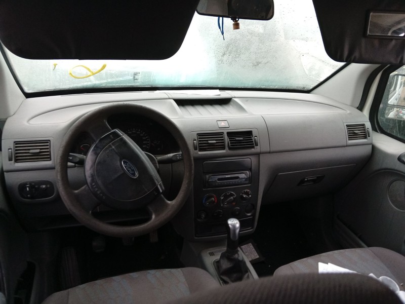 ford tourneo connect del año 2005