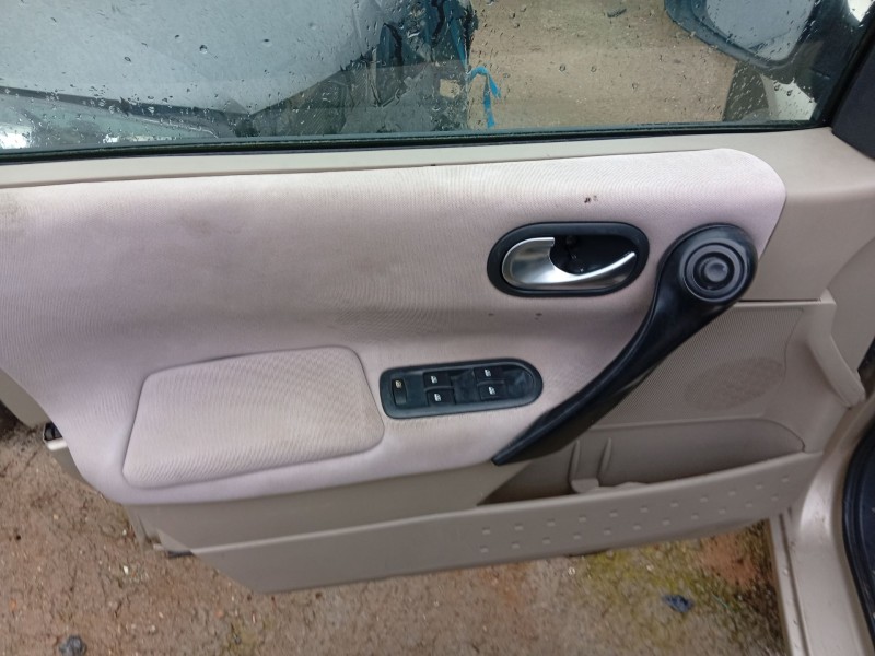 renault megane ii sedán (lm0/1_) del año 2006