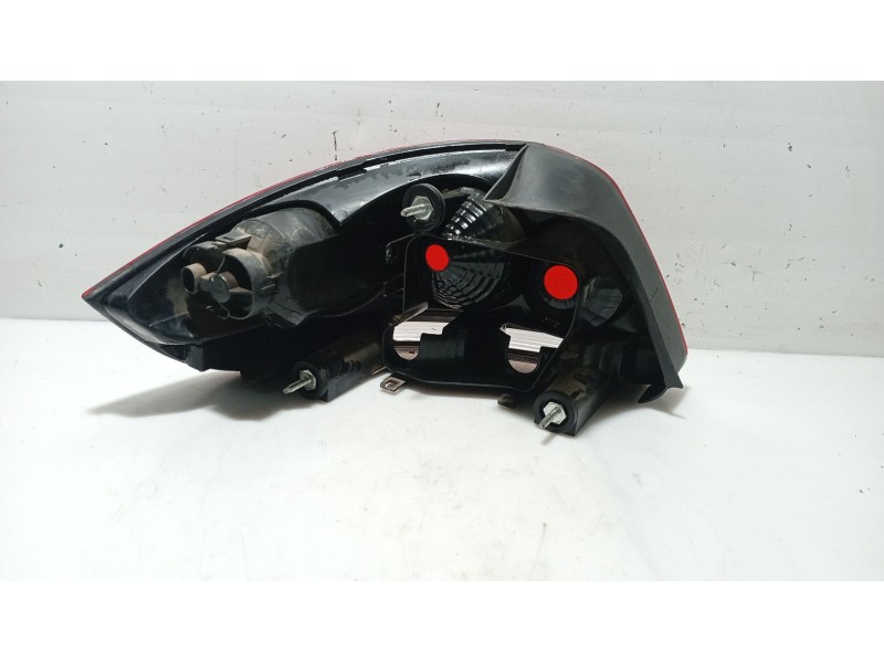 Recambio de piloto trasero derecho para fiat linea (323_, 110_) 1.4 referencia OEM IAM 0000051869227  