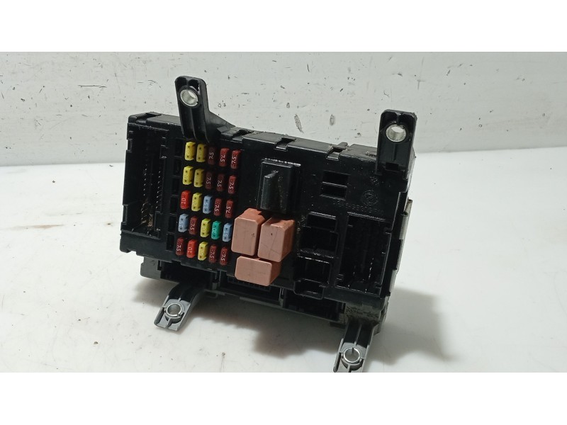 Recambio de caja fusibles delantera para fiat linea (323_, 110_) 1.4 referencia OEM IAM   