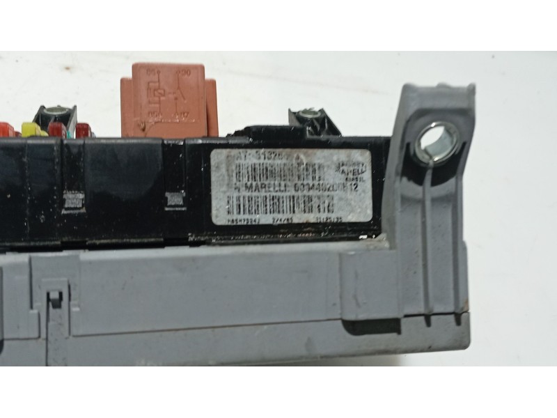 Recambio de caja fusibles delantera para fiat linea (323_, 110_) 1.4 referencia OEM IAM   