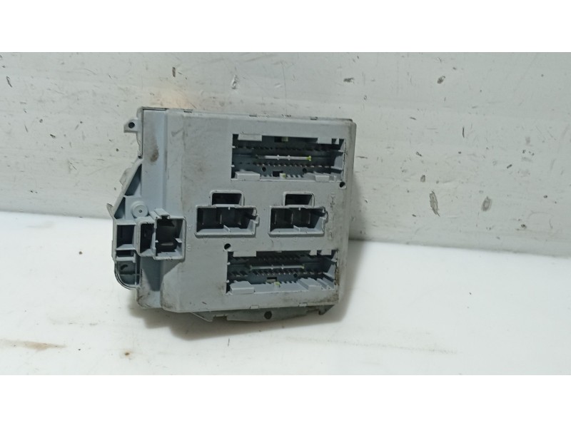 Recambio de caja reles / fusibles para fiat linea (323_, 110_) 1.4 referencia OEM IAM   