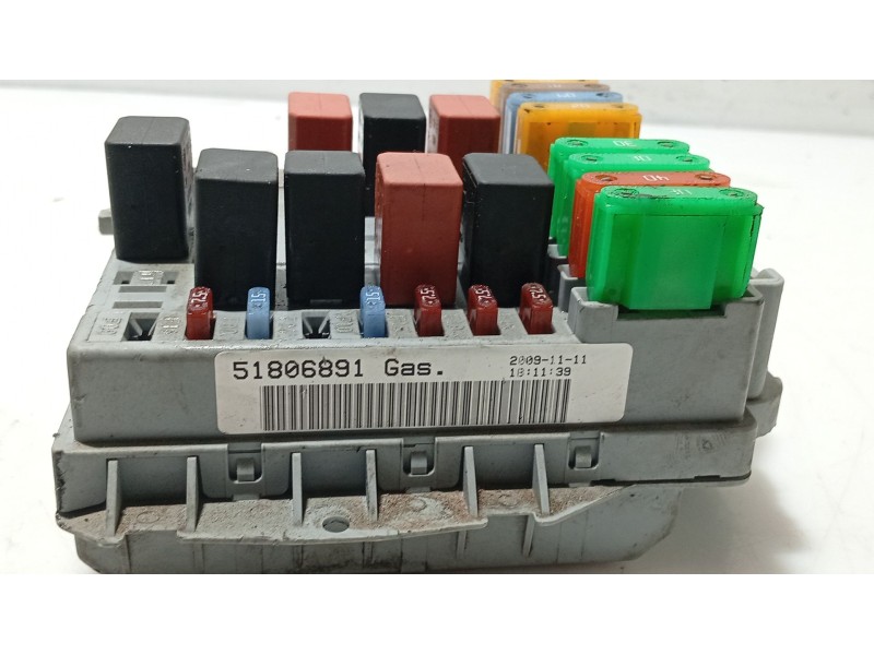Recambio de caja reles / fusibles para fiat linea (323_, 110_) 1.4 referencia OEM IAM   