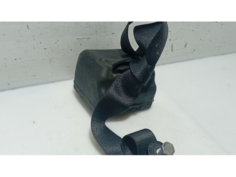Recambio de cinturon seguridad trasero central para fiat linea (323_, 110_) 1.4 referencia OEM IAM 0000100171921  