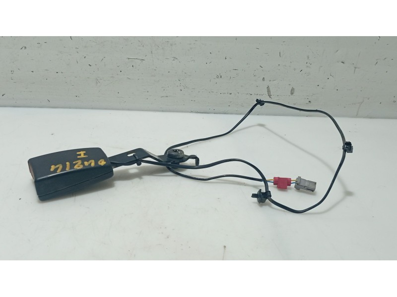Recambio de anclaje cinturon delantero izquierdo para fiat linea (323_, 110_) 1.4 referencia OEM IAM   