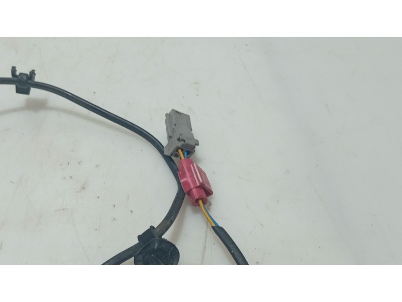 Recambio de anclaje cinturon delantero izquierdo para fiat linea (323_, 110_) 1.4 referencia OEM IAM   