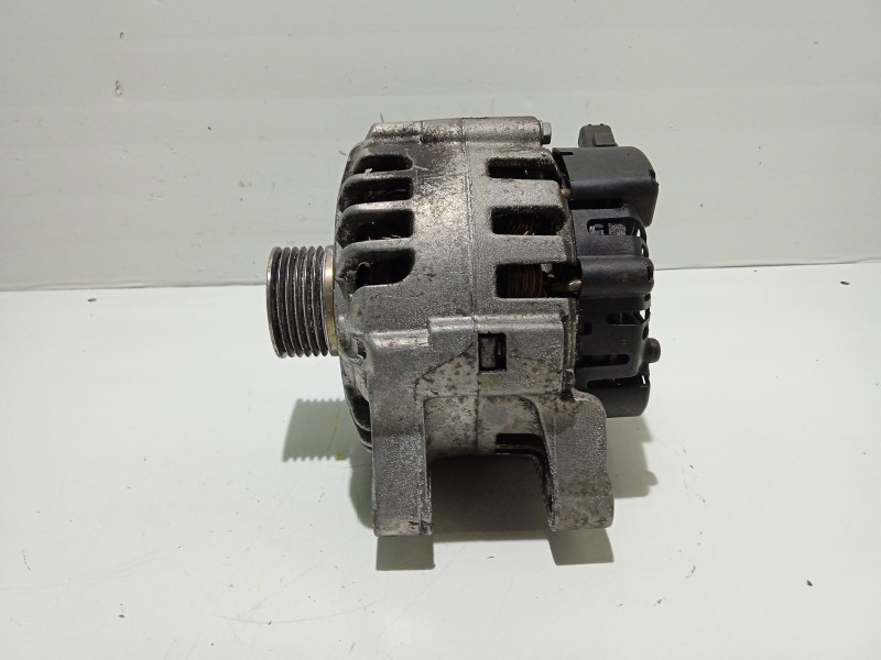 Recambio de alternador para peugeot 207 xs referencia OEM IAM 9656956280 TG9B025 2542923A
