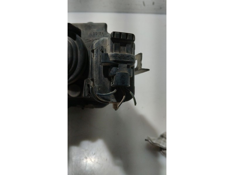 Recambio de faro izquierdo para renault laguna (b56) referencia OEM IAM 77011038269  