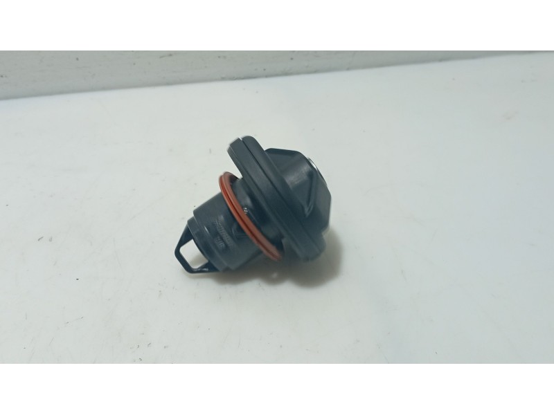 Recambio de tapon combustible para fiat linea (323_, 110_) 1.4 referencia OEM IAM 0000051797099 / 0000046746613 / 0000046820586 