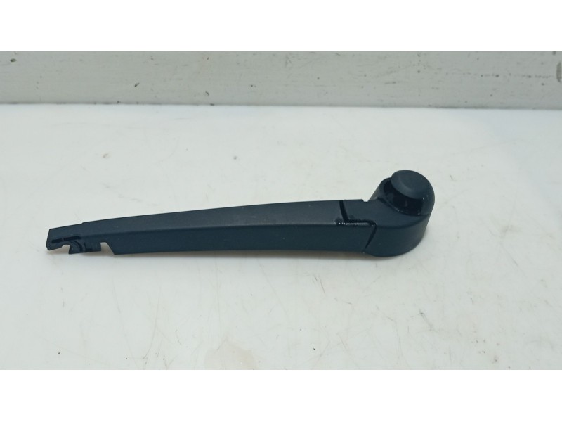 Recambio de brazo limpia trasero para mg zs suv (azs1) 1.5 vti referencia OEM IAM 10568621  