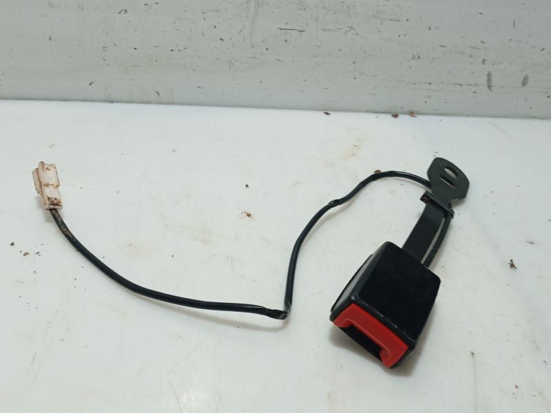 Recambio de anclaje cinturon delantero izquierdo para mg zs suv (azs1) 1.5 vti referencia OEM IAM   